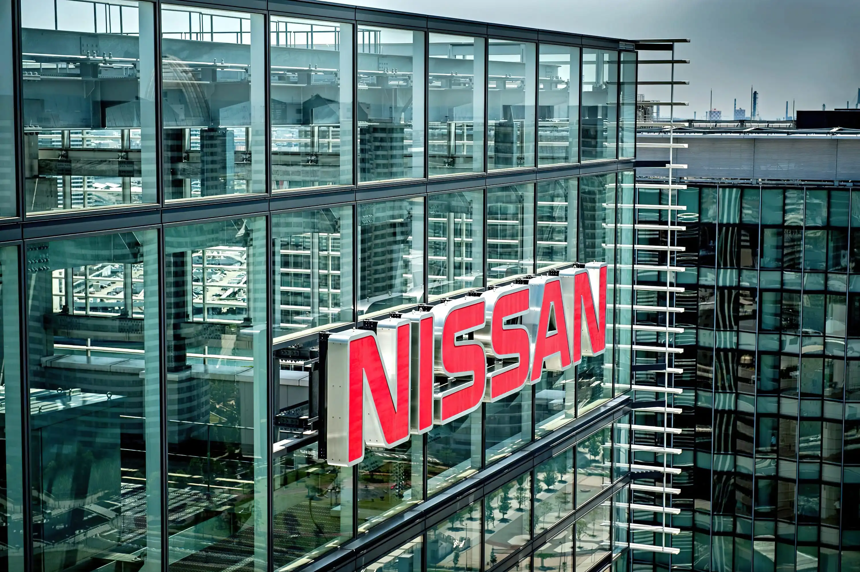 Nissan виділяє кошти на підтримку українського народу і зупиняє бізнес в росії