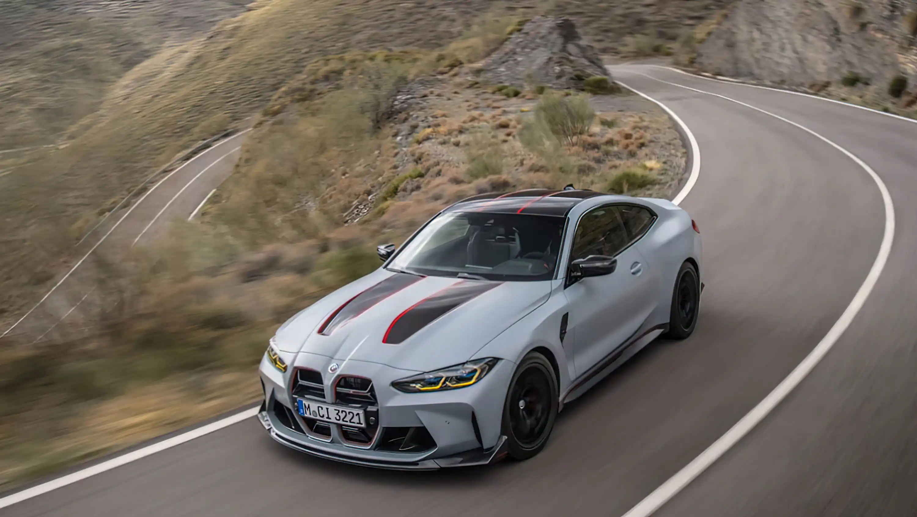 Дебютувала екстремальна версія BMW M4 CSL