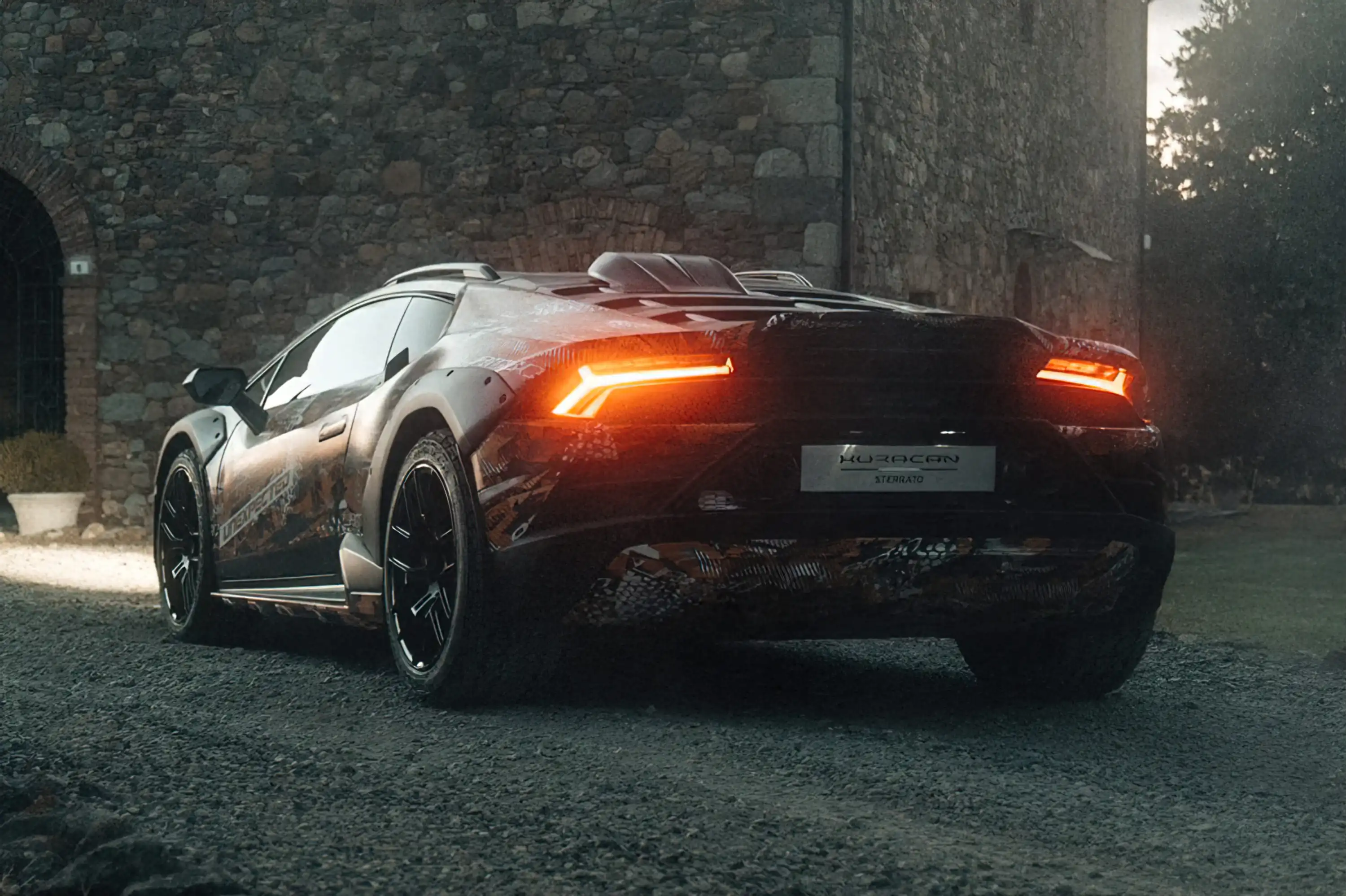 За межі асфальту: Lamborghini готує позашляхову версію Huracan Sterrato