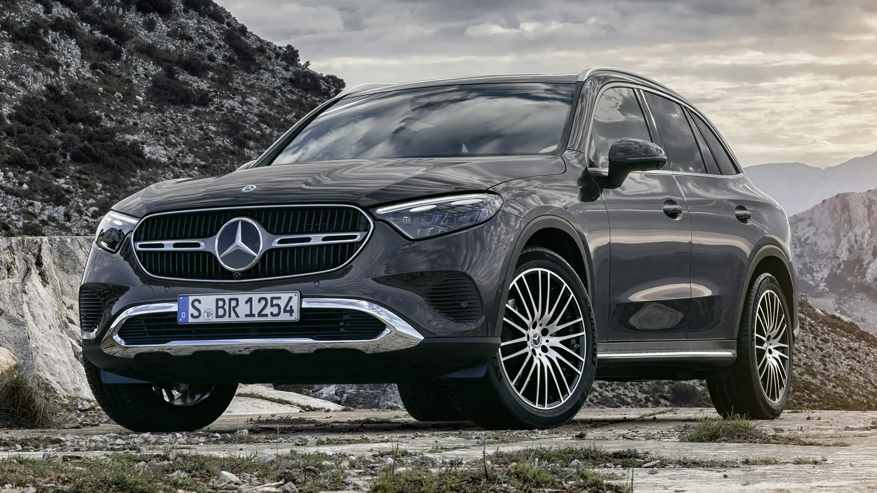 Новий Mercedes-AMG GLC 63: перші зображення