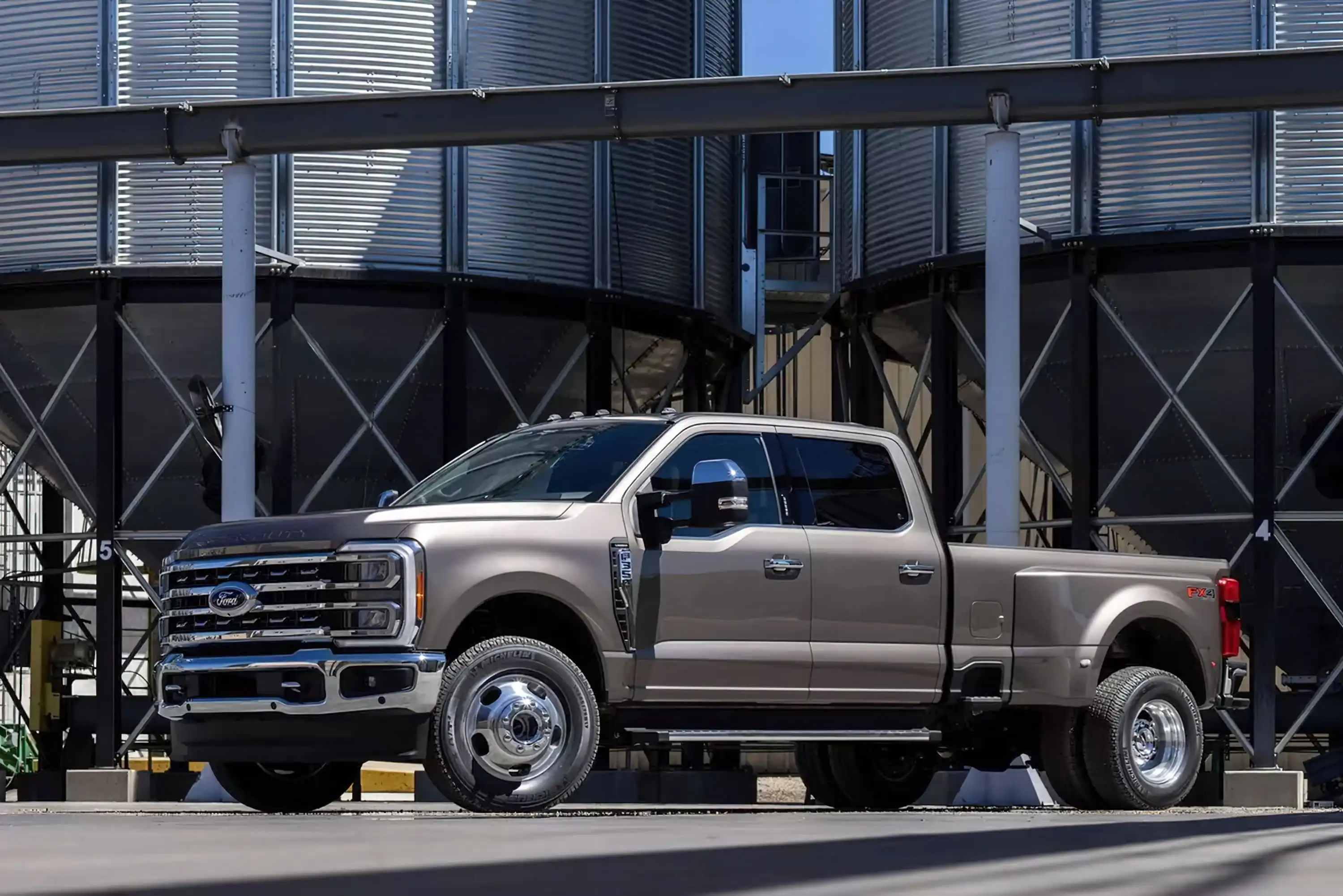 Новий Ford Super Duty вразив рекордним дизелем та електронікою
