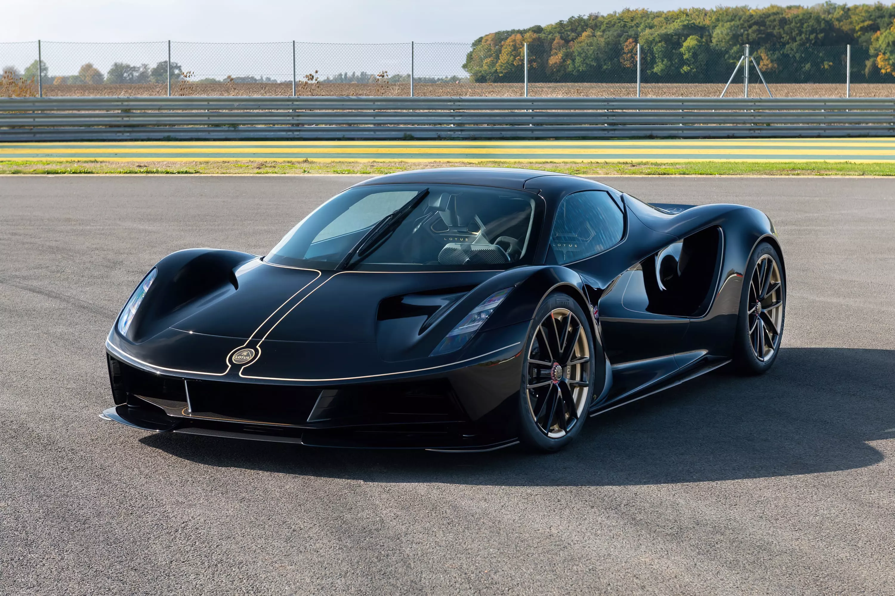 Lotus Evija Fittipaldi: спецверсія найпотужнішого у світі суперкара з автографом чемпіона