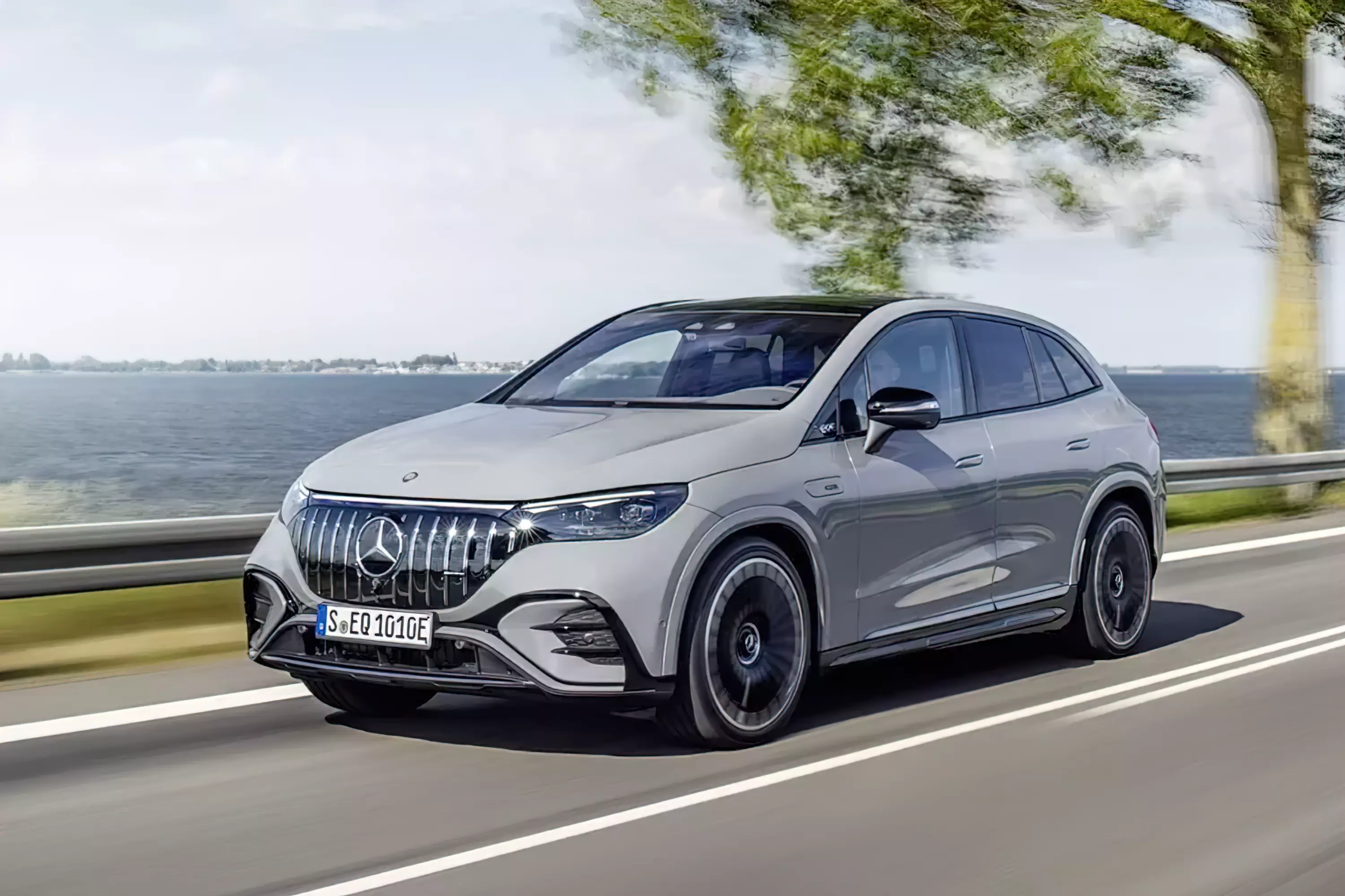 Mercedes-AMG показав суперкросовер потужністю до 687 сил