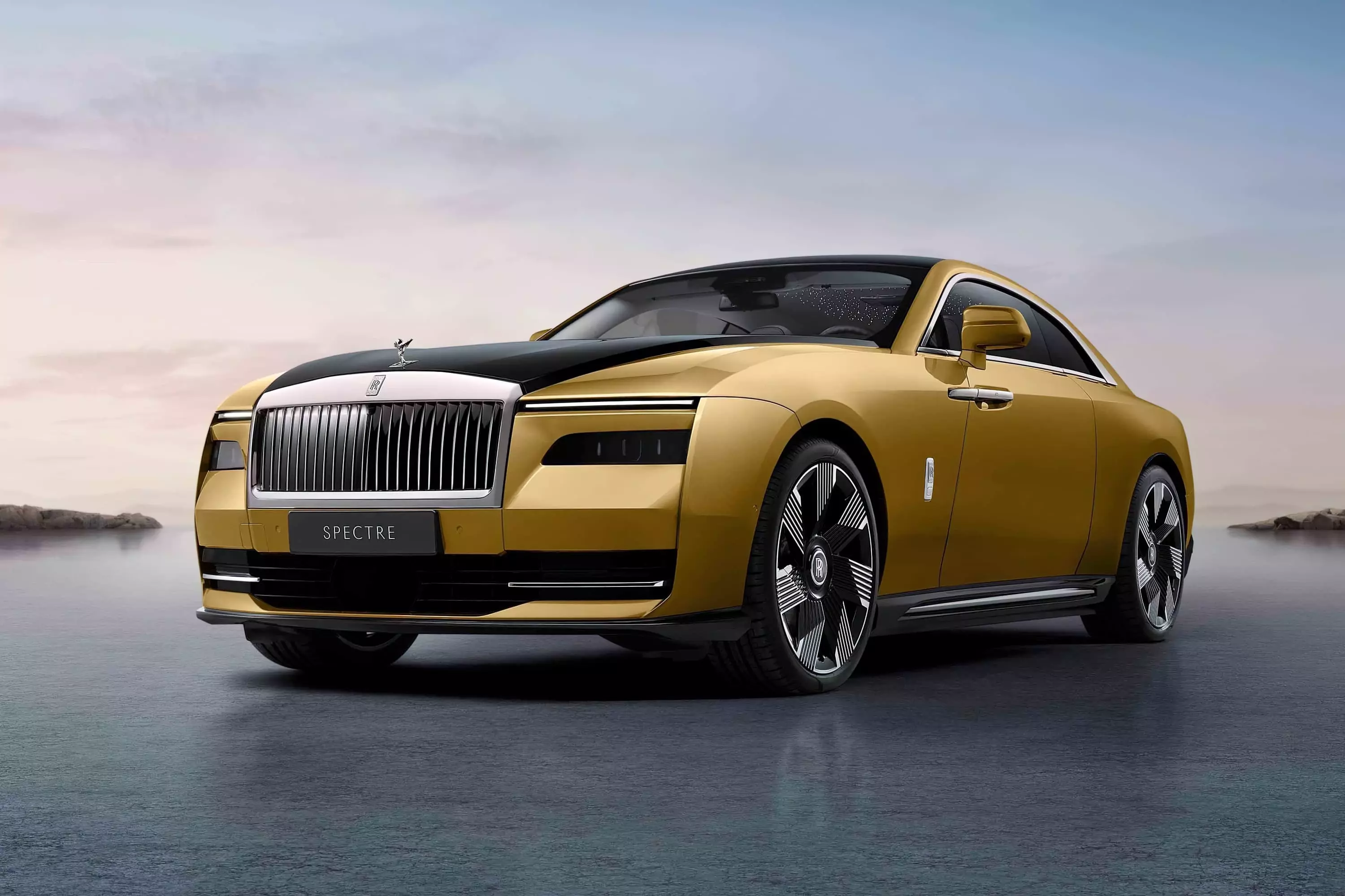 Електричний Rolls-Royce Spectre: 3 тонни ваги, дивні фари та 520 кілометрів на одній зарядці