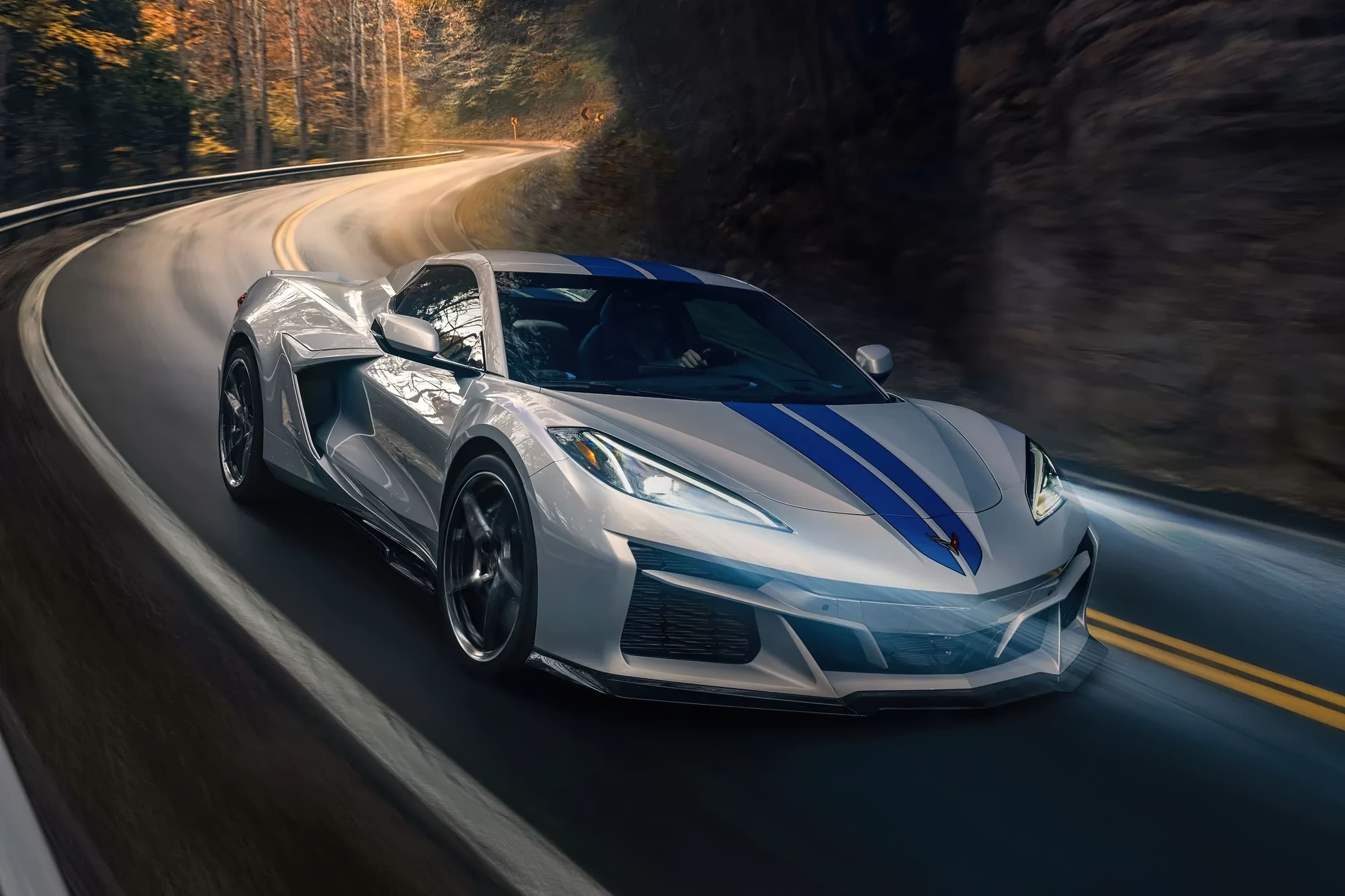 Chevrolet Corvette E-Ray: повнопривідний гібрид на базі старого V8