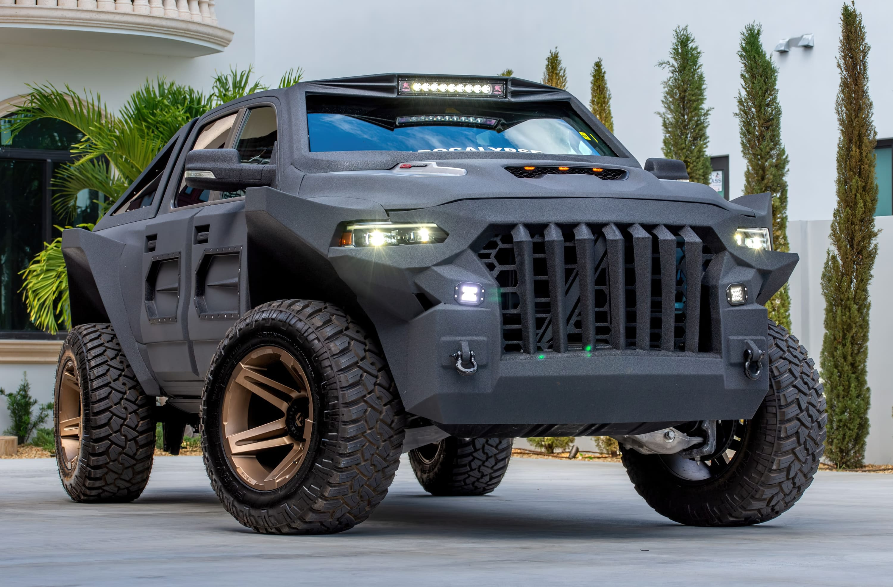 Dodge Ram 1500 тюнери Apocalypse Manufacturing перетворили на справжнього монстра